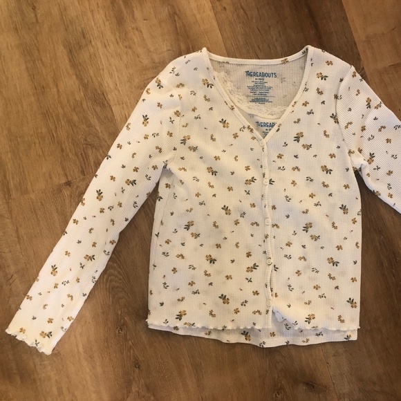 Other - Long sleeve waffle knit floral top